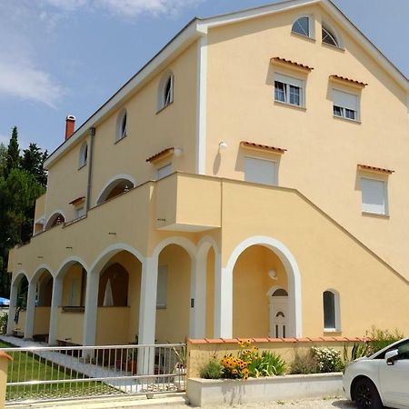 Apartments Jadera Привлака Экстерьер фото