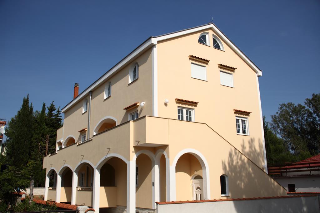 Apartments Jadera Привлака Экстерьер фото