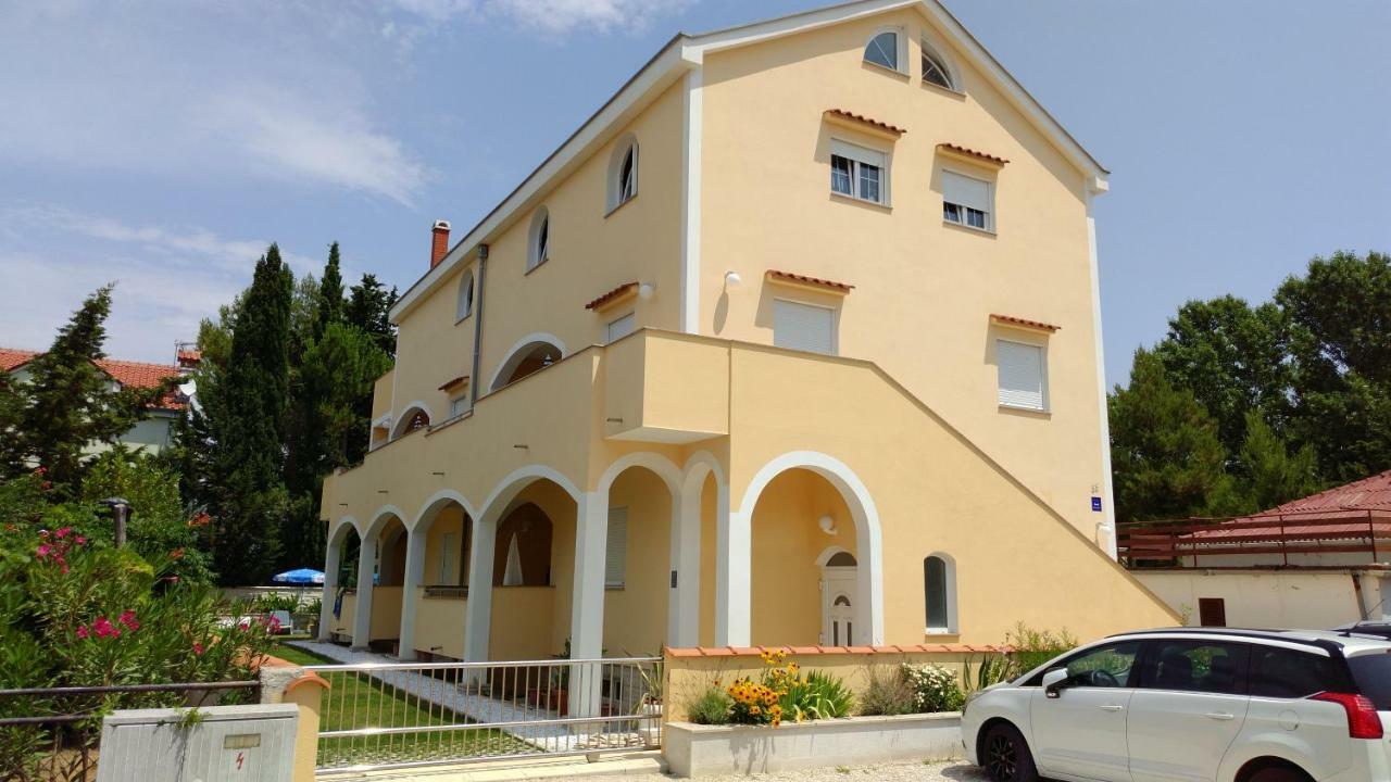 Apartments Jadera Привлака Экстерьер фото